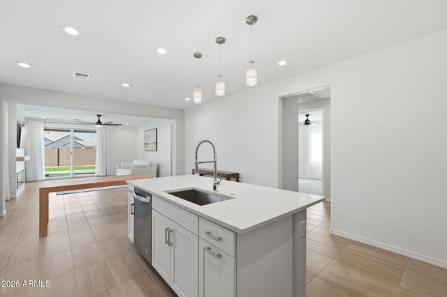 1536 W FLINTLOCK Drive, San Tan Valley, AZ 85144