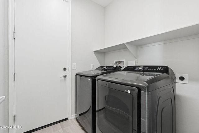 1536 W FLINTLOCK Drive, San Tan Valley, AZ 85144