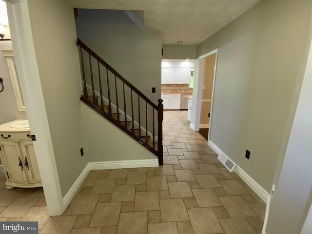 1931 OBERLIN RD, Harrisburg, PA 17111