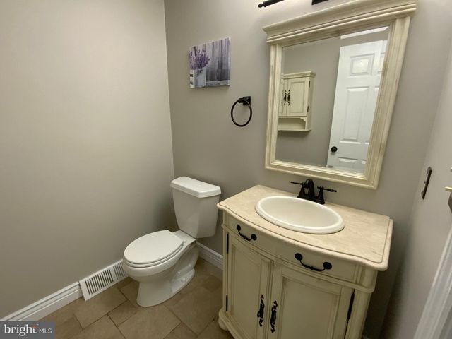 1931 OBERLIN RD, Harrisburg, PA 17111