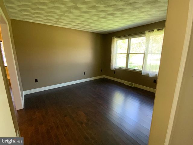 1931 OBERLIN RD, Harrisburg, PA 17111