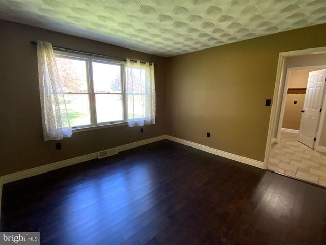 1931 OBERLIN RD, Harrisburg, PA 17111