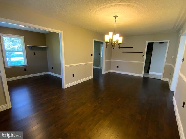 1931 OBERLIN RD, Harrisburg, PA 17111
