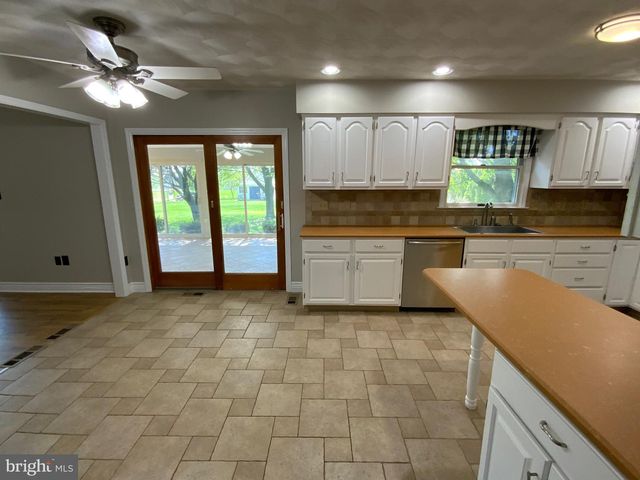 1931 OBERLIN RD, Harrisburg, PA 17111