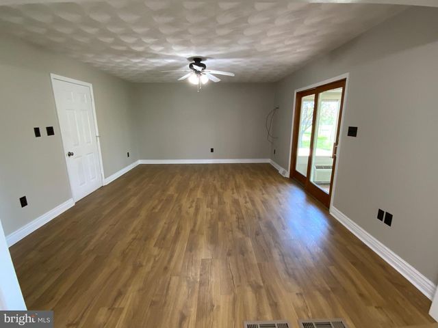 1931 OBERLIN RD, Harrisburg, PA 17111