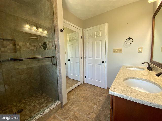1931 OBERLIN RD, Harrisburg, PA 17111
