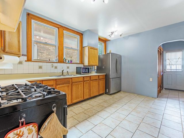 3614 Wesley Avenue, Berwyn, IL 60402