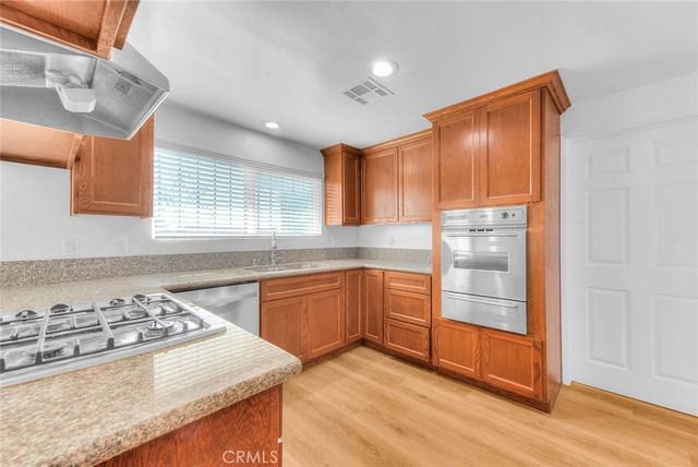 1345 W 124th, Los Angeles, CA 90044