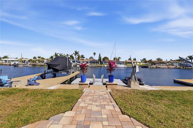 5424 PILOTS PLACE, New Port Richey, FL 34652