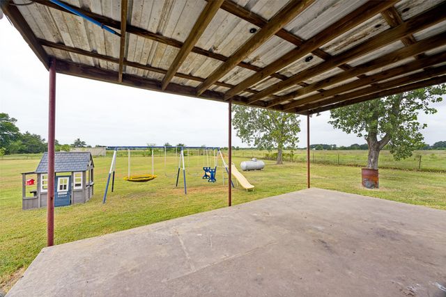 1343 CR 2230, Ivanhoe, TX 75447
