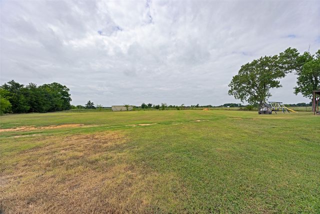 1343 CR 2230, Ivanhoe, TX 75447