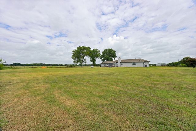 1343 CR 2230, Ivanhoe, TX 75447