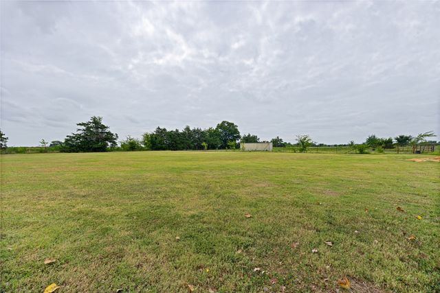 1343 CR 2230, Ivanhoe, TX 75447