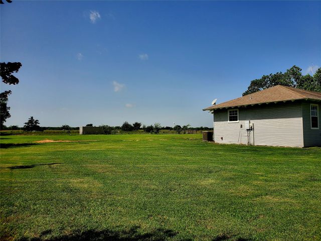 1343 CR 2230, Ivanhoe, TX 75447