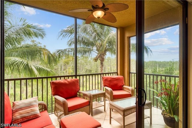 9715 Acqua CT 136, Naples, FL 34113