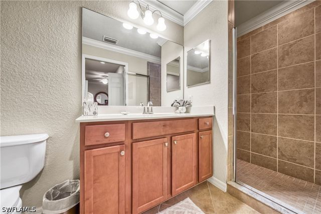 9715 Acqua CT 136, Naples, FL 34113