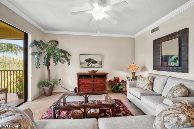 9715 Acqua CT 136, Naples, FL 34113