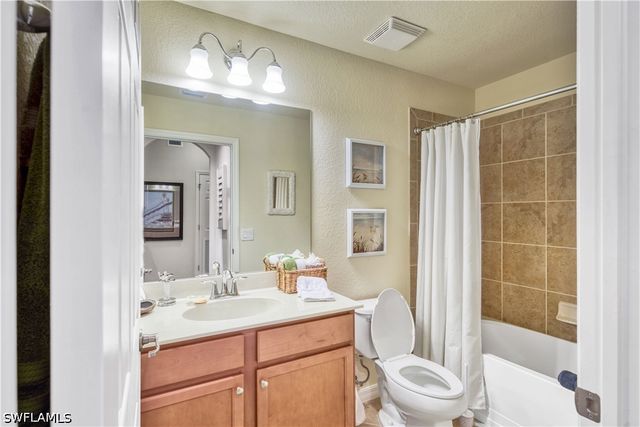 9715 Acqua CT 136, Naples, FL 34113