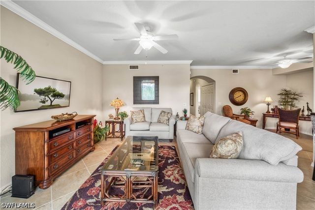 9715 Acqua CT 136, Naples, FL 34113