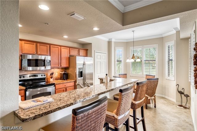9715 Acqua CT 136, Naples, FL 34113