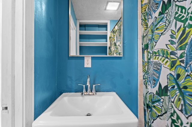 1727 Mondamin Avenue, Des Moines, IA 50314