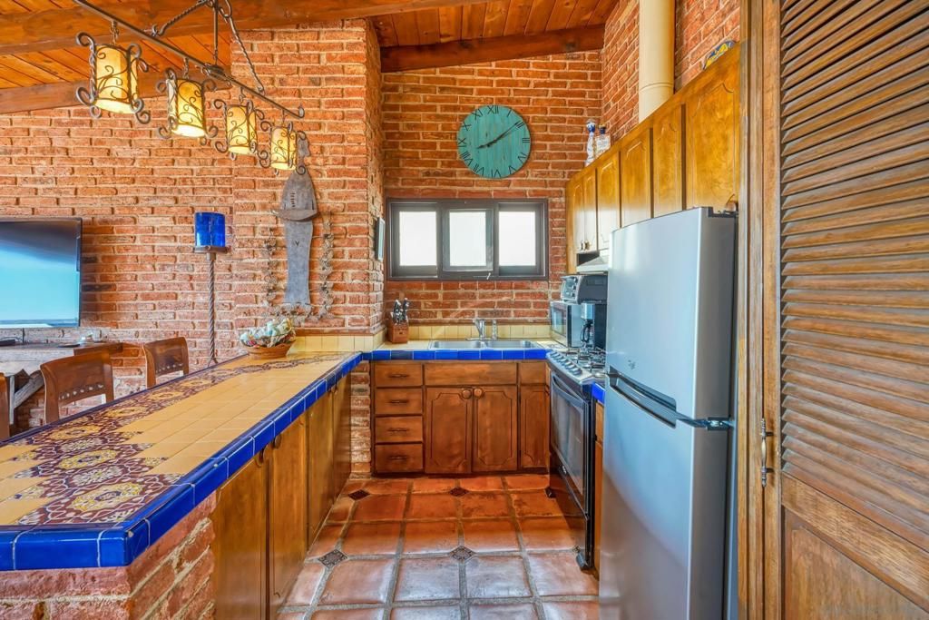 Image 13 of property listing at 82 Pelicanos Oeste, CA 99999