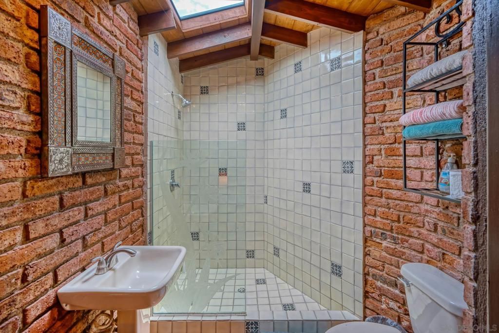 Image 19 of property listing at 82 Pelicanos Oeste, CA 99999