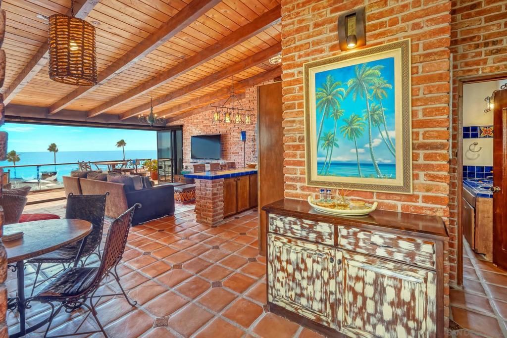 Image 7 of property listing at 82 Pelicanos Oeste, CA 99999