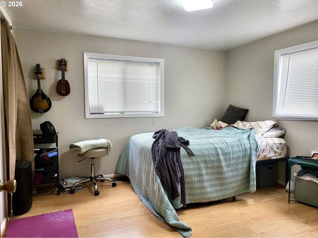 7025 Se NEHALEM St, Portland, OR 97206