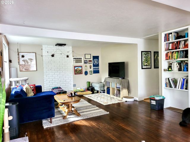 7025 Se NEHALEM St, Portland, OR 97206