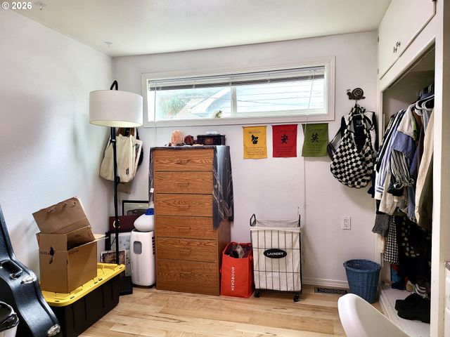 7025 Se NEHALEM St, Portland, OR 97206