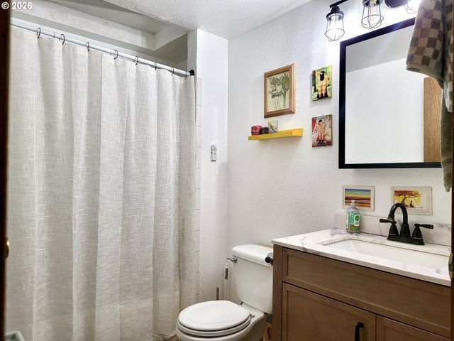 7025 Se NEHALEM St, Portland, OR 97206