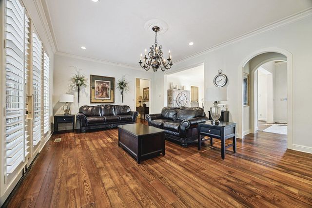 6828 OLD BRIDGE LN, Germantown, TN 38138