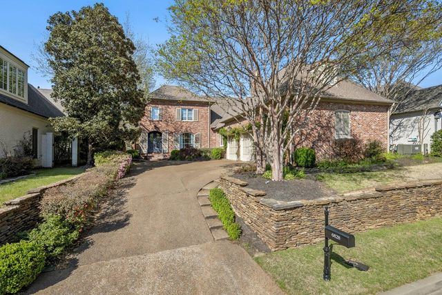 6828 OLD BRIDGE LN, Germantown, TN 38138