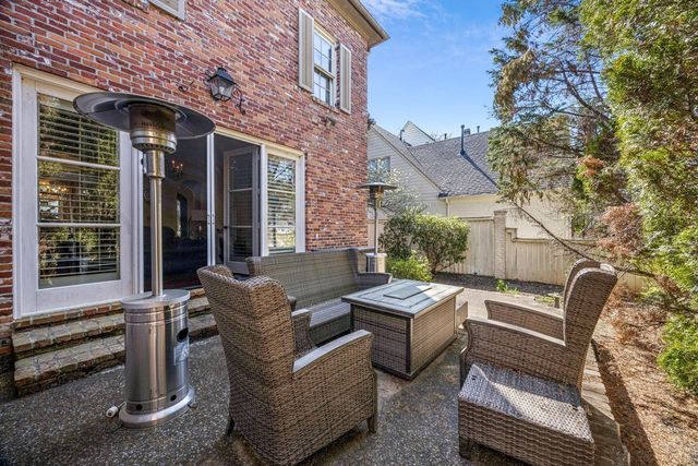 6828 OLD BRIDGE LN, Germantown, TN 38138