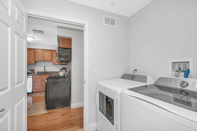 29 Randolph Dr 29, Tewksbury, MA 01876