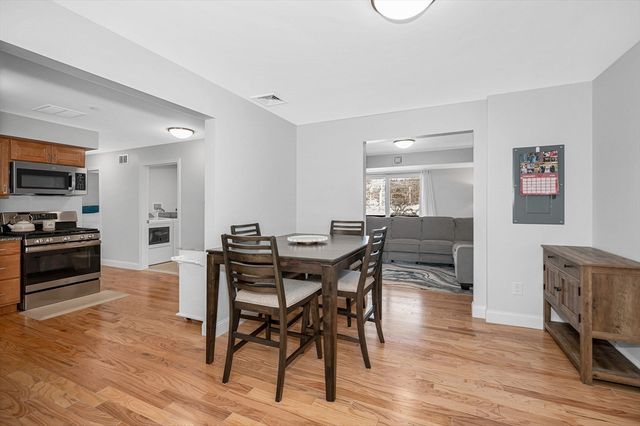 29 Randolph Dr 29, Tewksbury, MA 01876