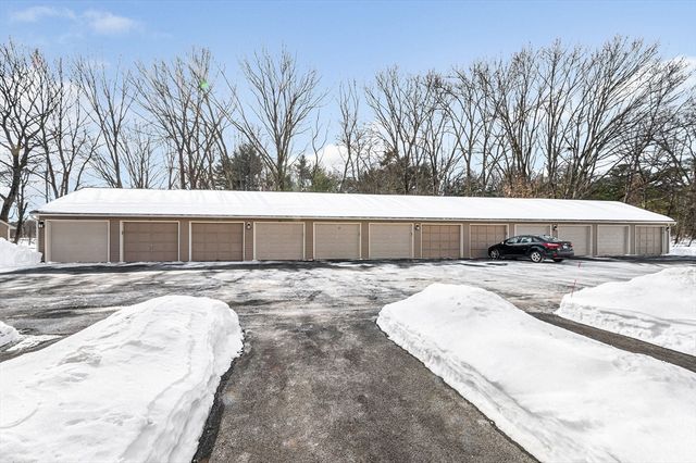 29 Randolph Dr 29, Tewksbury, MA 01876