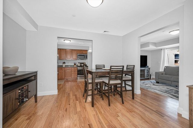 29 Randolph Dr 29, Tewksbury, MA 01876