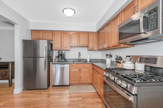 29 Randolph Dr 29, Tewksbury, MA 01876