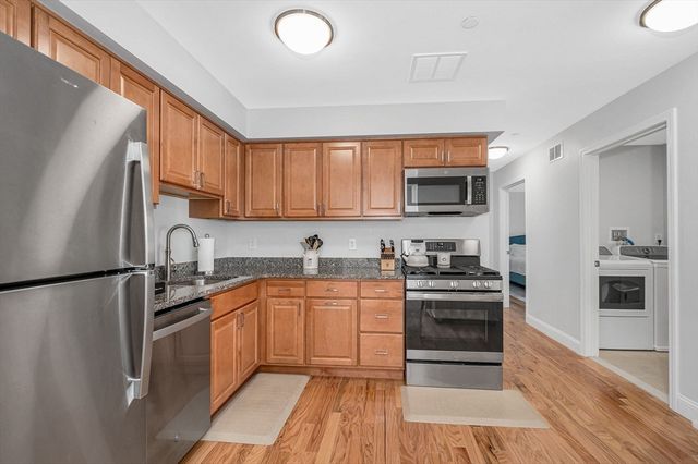29 Randolph Dr 29, Tewksbury, MA 01876