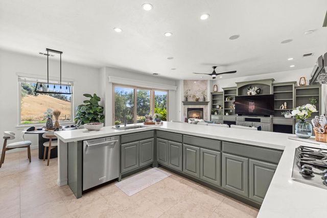 1719 Newcastle Rd, Newcastle, CA 95658