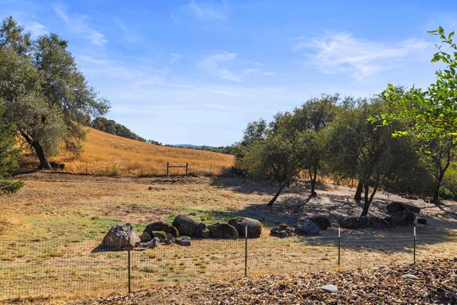 1719 Newcastle Rd, Newcastle, CA 95658