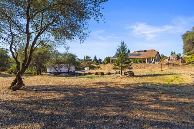 1719 Newcastle Rd, Newcastle, CA 95658