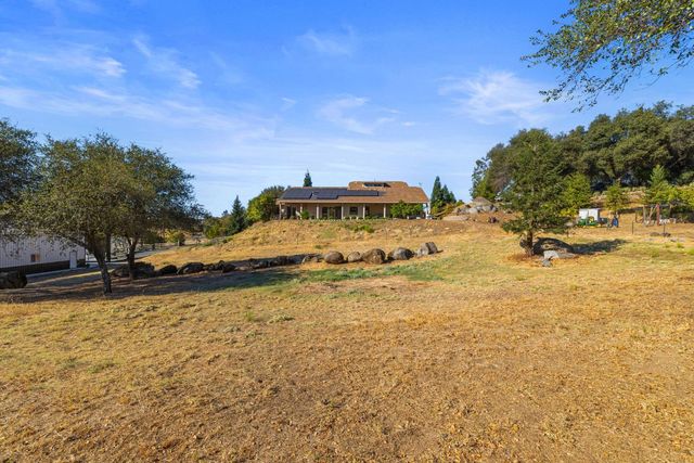 1719 Newcastle Rd, Newcastle, CA 95658