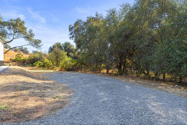 1719 Newcastle Rd, Newcastle, CA 95658