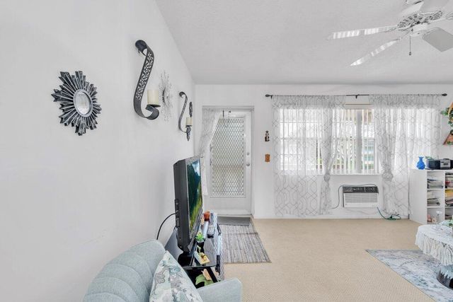 349 Camden O, West Palm Beach, FL 33417