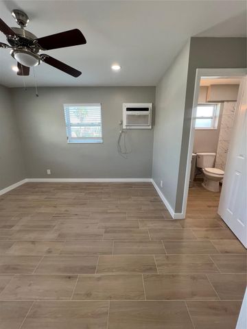 2016 NE 17th Ct 26, Fort Lauderdale, FL 33305