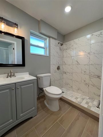 2016 NE 17th Ct 26, Fort Lauderdale, FL 33305