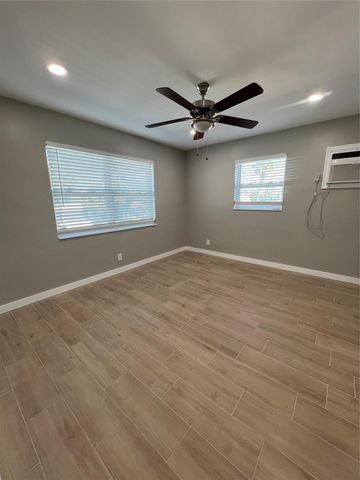 2016 NE 17th Ct 26, Fort Lauderdale, FL 33305